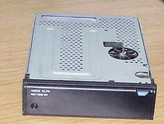IBM 6382-9406 4//8GB SLR5 QIC-4GB-DC 1//4/" Internal SCSI Tape Drive